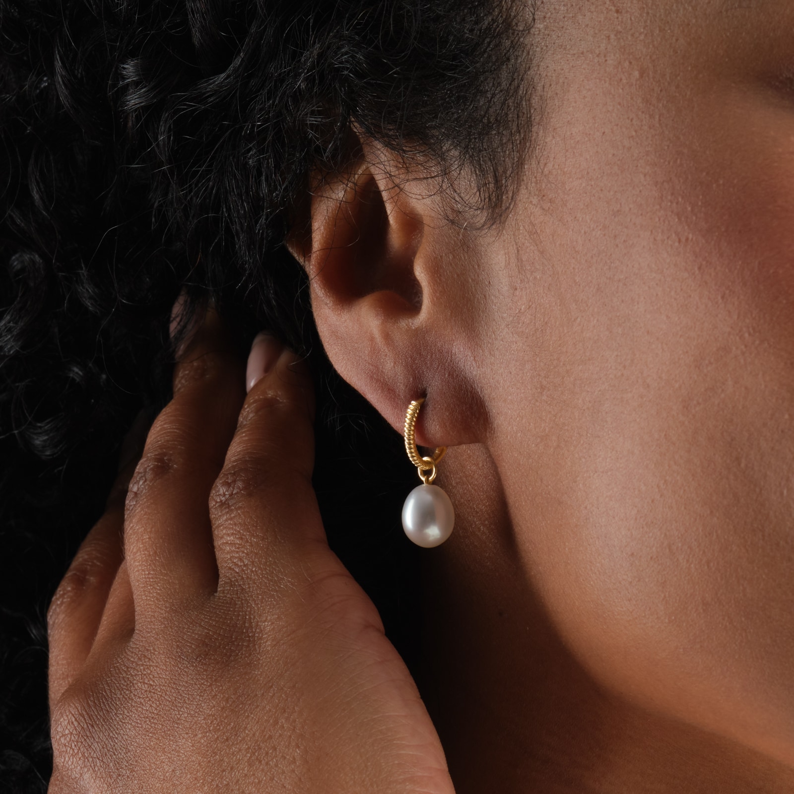 Goldsmiths 9ct Yellow Gold Detatchable 8mm Oval Freshwater Pearl Hoop Earrings