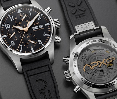 Dedicated to the fictional “APXGP” team from F1® THE MOVIE, the IWC Pilot’s Watch Chronograph APXGP features a design in the team’s colors with black, gold and white elements. image